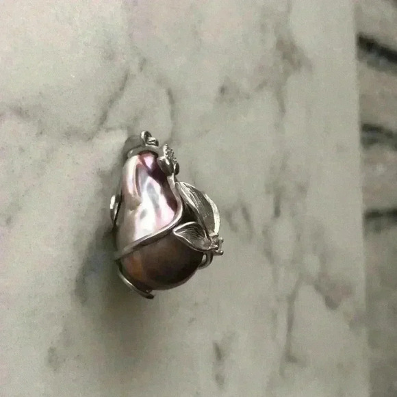 Stunning Baroque Pearl Orchid Pendant - Picture 3 of 9